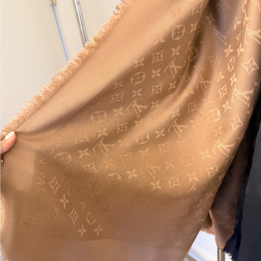 Collection of 2 Louis Vuitton Monogram Scarves - Picture 7 of 7